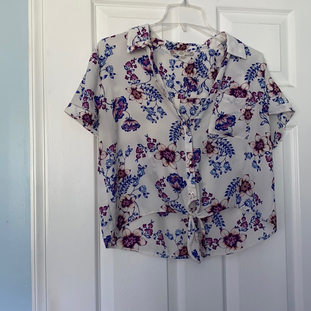 Patterned Crop top, size medium.